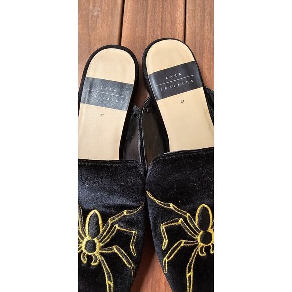 Zara TRF Womens Shoes Mules Flat Slides Goth Gold Spider Black Velvet 37 US‎ 6 - Picture 3 of 3